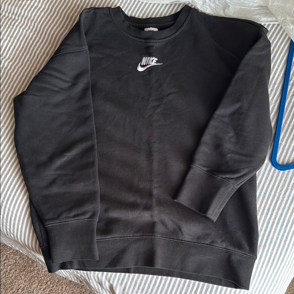 Nike Black Crewneck Sweater with Ribbed Collar